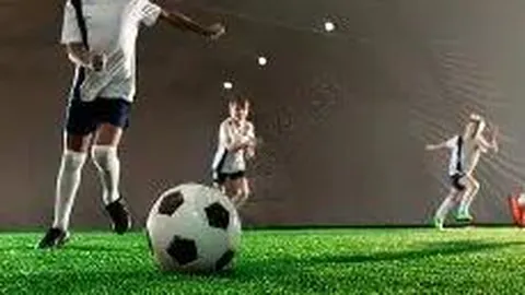 拉拉维亚与詹姆斯首次联手，篮球魅力初现端倪